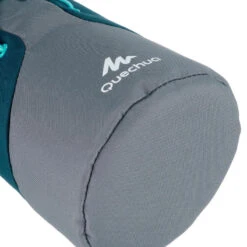 Quechua Housse Isotherme Pour Gourde Randonnée 1,2 à 1,5 Litre Gris/bleu -Camping Soldes Magasin housse isotherme pour gourde randonnee 12 a 15 litre grisbleu 2