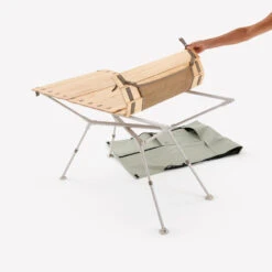 Quechua TABLE DE CAMPING COMPACTE 4/6 PERSONNES - PLATEAU BOIS - POCHE DE RANGEMENT -Camping Soldes Magasin table de camping compacte 46 personnes plateau bois poche de rangement 7